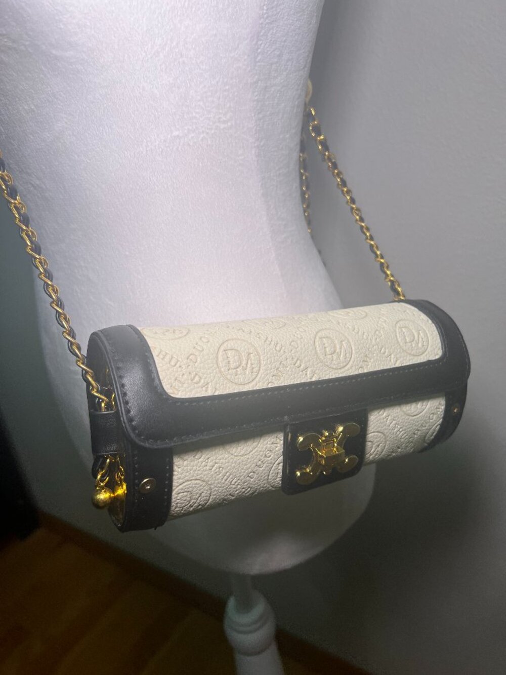 New- Elegant Black & Cream Bag